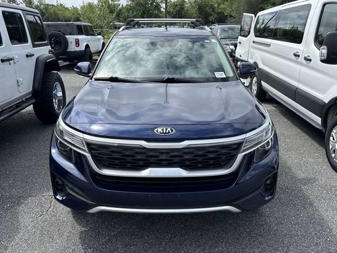 Used 2021 Kia Seltos EX AWD/4WD image 2