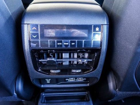 New 2025 Jeep Grand Cherokee L Altitude image 24