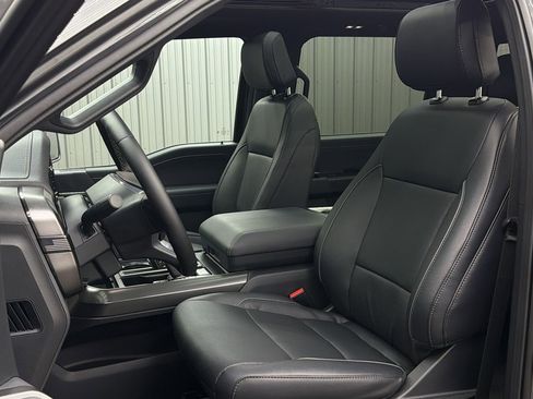 Used 2025 Ford F150 Lariat AWD/4WD image 31