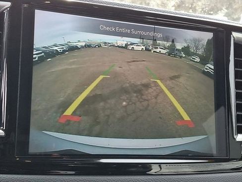 Certified 2024 Chrysler Pacifica Touring-L FWD image 25