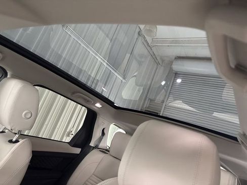 New 2025 Land Rover Discovery Sport S image 27