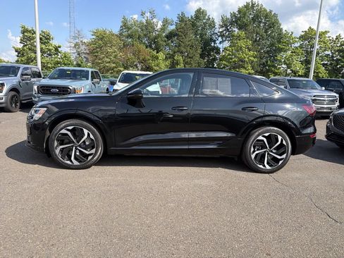 Used 2024 Audi Q8 e-tron Prestige w/ Prestige Package AWD/4WD image 2