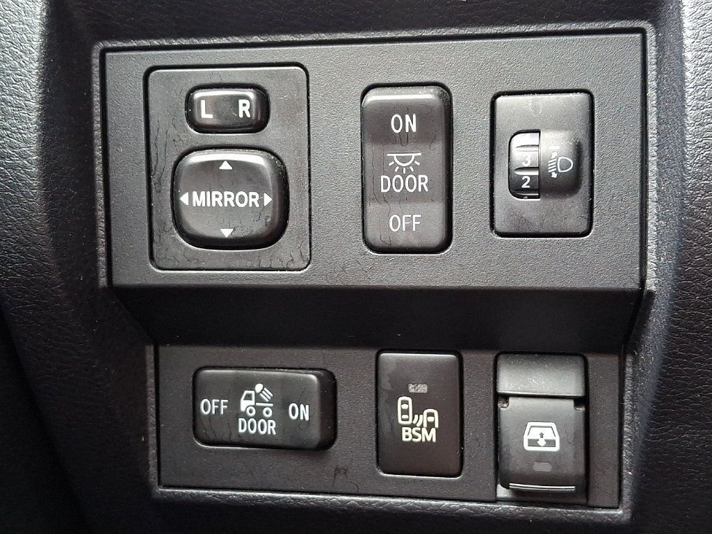 Used 2017 Toyota Tundra Limited AWD/4WD image 24