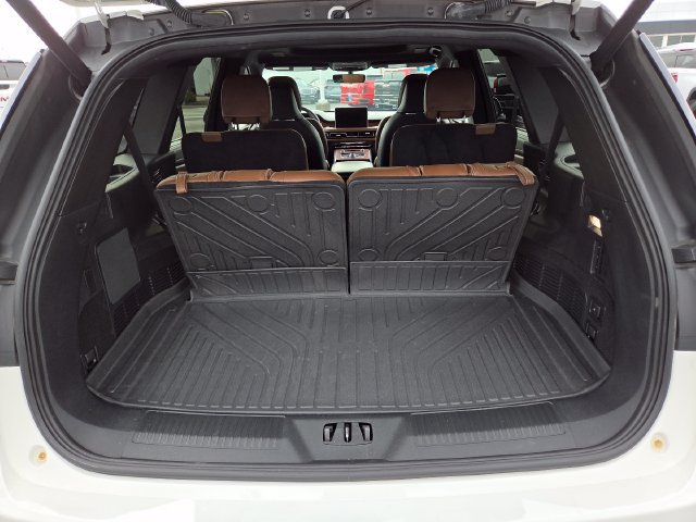 Used 2024 Lincoln Aviator Reserve w/ Equipment Group 201A AWD/4WD image 18