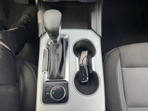 Used 2025 Chevrolet Blazer LT FWD image 20
