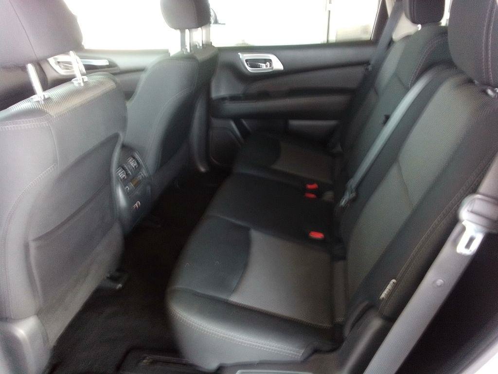 Used 2020 Nissan Pathfinder S FWD image 15