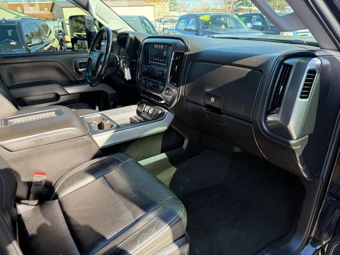Used 2018 Chevrolet Silverado 2500 LTZ w/ Duramax Plus Package image 16