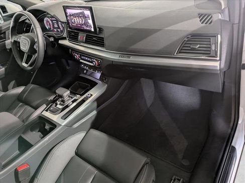 Certified 2025 Audi Q5 2.0T Premium image 26