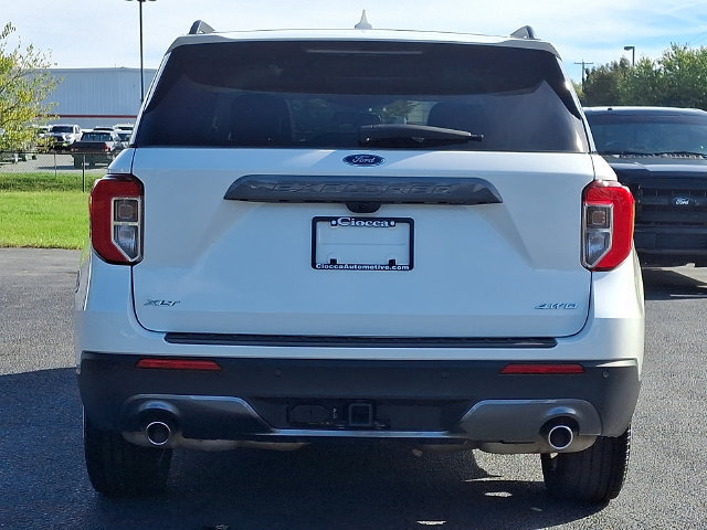 Used 2023 Ford Explorer XLT w/ Equipment Group 202A AWD/4WD image 8