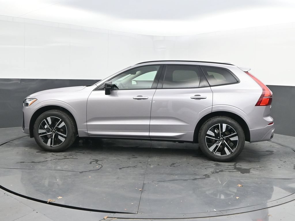 Used 2026 Volvo XC60 B5 Core w/ Climate Package AWD/4WD image 2