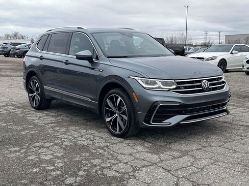 Certified 2024 Volkswagen Tiguan SEL R-Line image 7