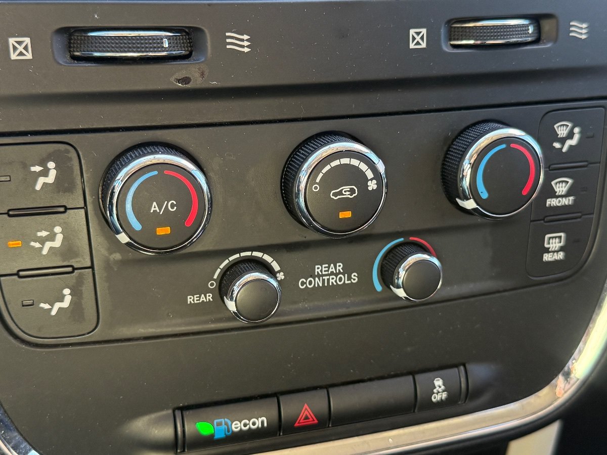 Used 2017 Dodge Grand Caravan SE w/ Power Window Group FWD image 31