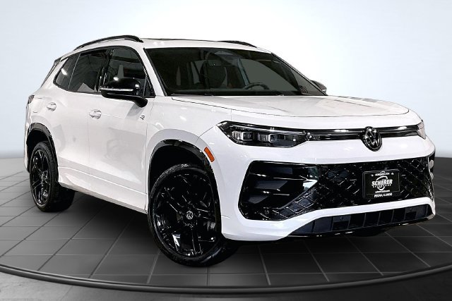 Used 2025 Volkswagen Tiguan SE R-Line AWD/4WD image 12