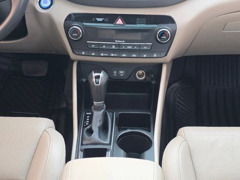 Used 2016 Hyundai Tucson Limited w/ Option Group 03 image 24