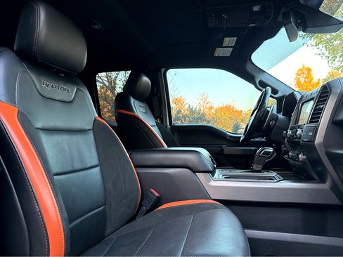 Used 2018 Ford F150 Raptor w/ Equipment Group 802A Luxury image 9