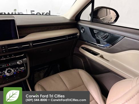 Used 2020 Lincoln Corsair Reserve image 29