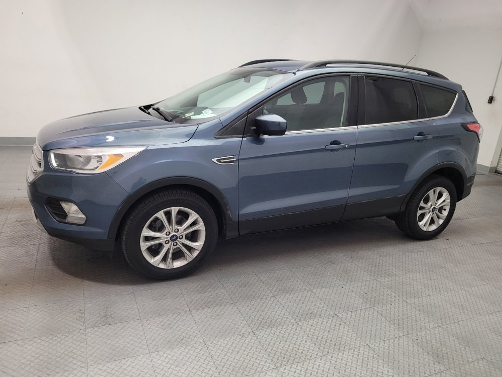 Used 2018 Ford Escape SE FWD image 2