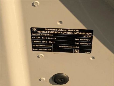 Used 2025 BMW i5 eDrive40i w/ Premium Package image 26