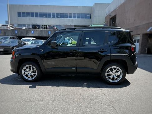 Used 2023 Jeep Renegade Latitude w/ Premium Group AWD/4WD image 14