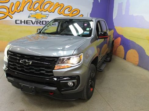 Used 2022 Chevrolet Colorado LT w/ Redline Special Edition AWD/4WD image 4