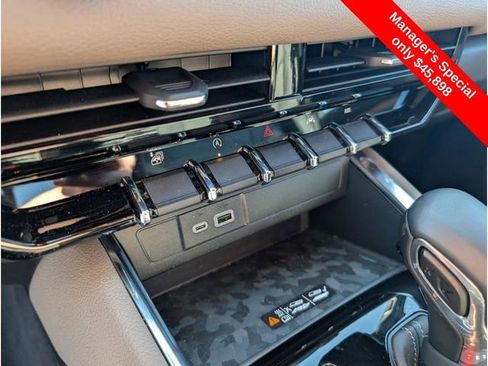 Used 2024 GMC Canyon Denali image 23