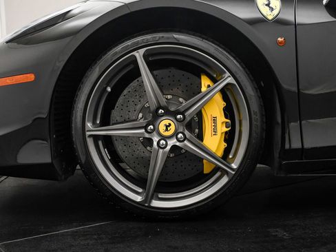 Used 2014 Ferrari 458 Spider image 32