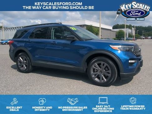 Certified 2023 Ford Explorer XLT w/ Equipment Group 202A AWD/4WD image 1