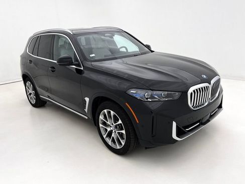 Certified 2026 BMW X5 xDrive50e w/ Climate Comfort Package AWD/4WD image 2