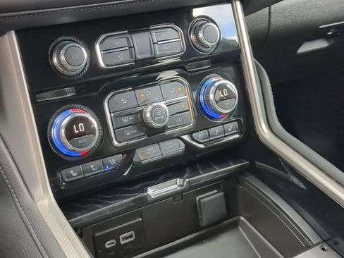 Used 2024 GMC Yukon Denali image 25