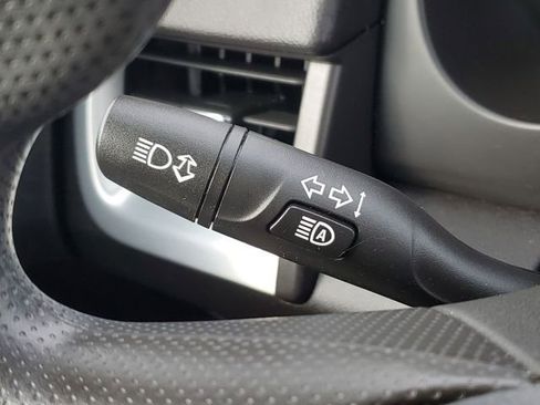 Used 2024 GMC Terrain SLE FWD image 12