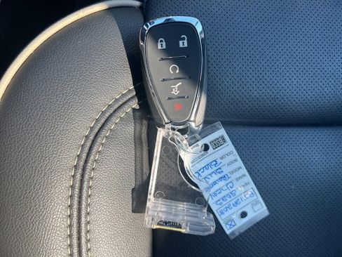 Used 2023 Chevrolet Traverse Premier image 41