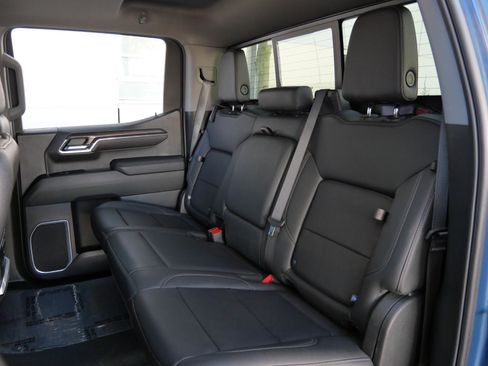 Used 2024 GMC Sierra 1500 SLT w/ SLT Premium Package AWD/4WD image 16