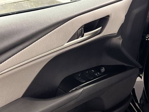 Used 2025 Toyota Camry SE w/ Convenience Package FWD image 16