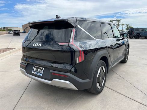 Used 2024 Kia EV9 Light Long Range RWD image 7