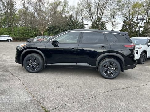 New 2026 Nissan Rogue SV FWD image 4