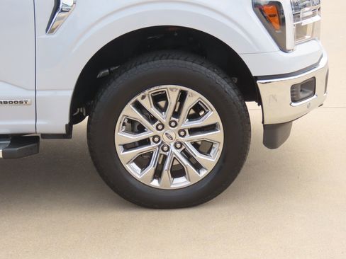 Used 2025 Ford F150 Lariat w/ Equipment Group 502A High AWD/4WD image 9
