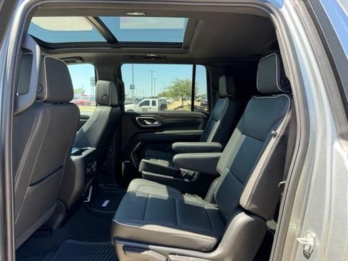 Used 2024 Chevrolet Suburban Premier w/ Premium Package RWD image 15
