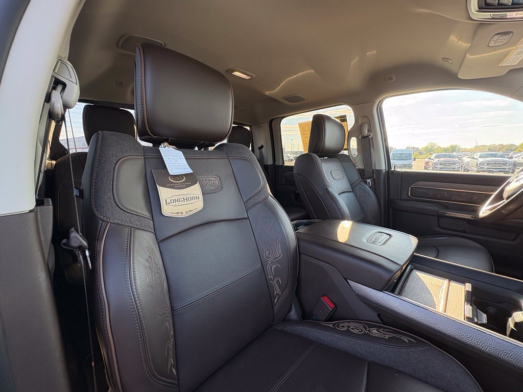 Used 2026 RAM 2500 Limited AWD/4WD image 29