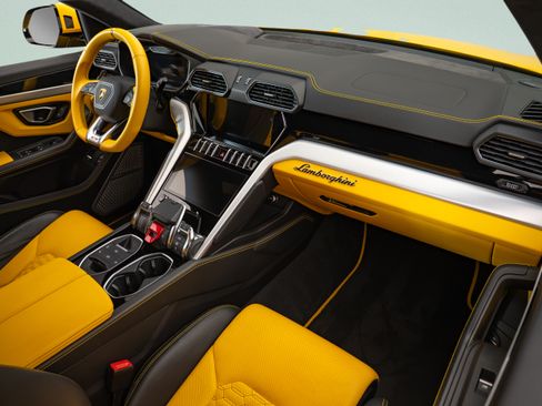 Used 2022 Lamborghini Urus AWD/4WD image 9