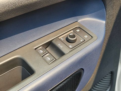 New 2025 Volkswagen ID. Buzz Pro S RWD image 10