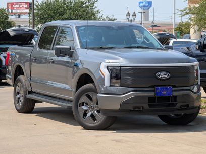 New 2024 Ford F150 Lightning XLT w/ Max Trailer Tow Package