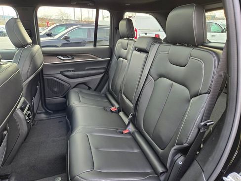 New 2025 Jeep Grand Cherokee Limited image 29