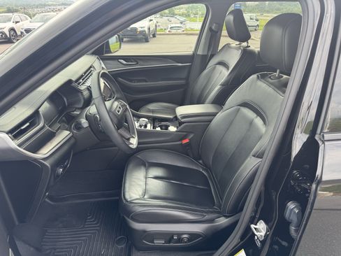 Used 2022 Jeep Grand Cherokee L Limited AWD/4WD image 12