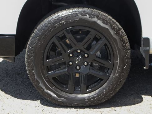 Used 2024 Chevrolet Silverado 1500 Custom Trail Boss w/ Turbomax Blackout Package AWD/4WD image 40
