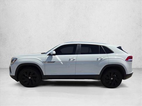 Used 2024 Volkswagen Atlas Cross Sport SE w/ Panoramic Sunroof Package AWD/4WD image 9