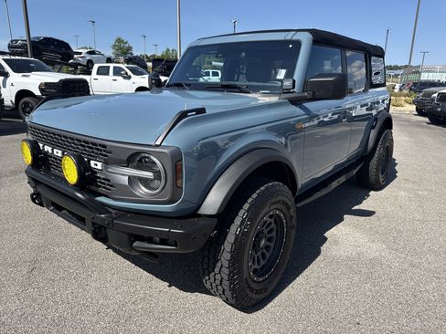 Used 2023 Ford Bronco Badlands AWD/4WD image 3