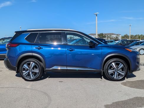 Used 2021 Nissan Rogue SL w/ Premium Package image 4