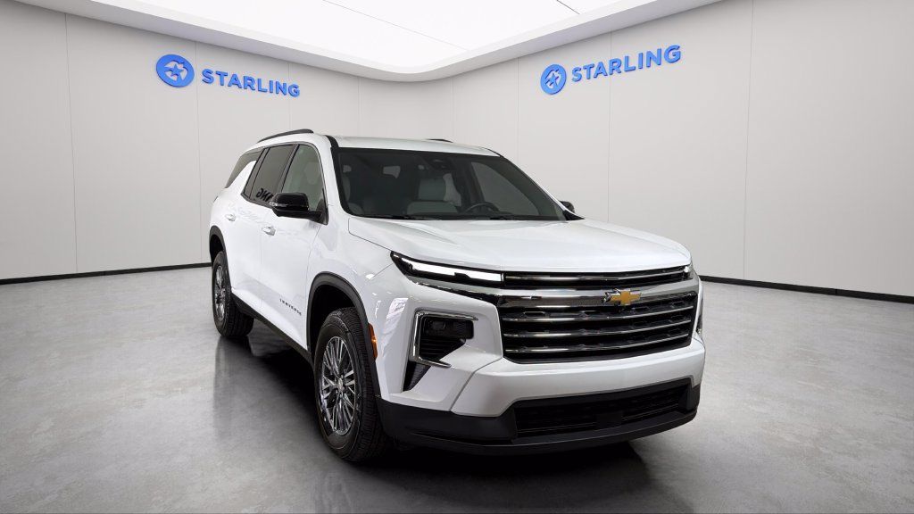 Used 2026 Chevrolet Traverse LT w/ Driver Confidence Package FWD image 14