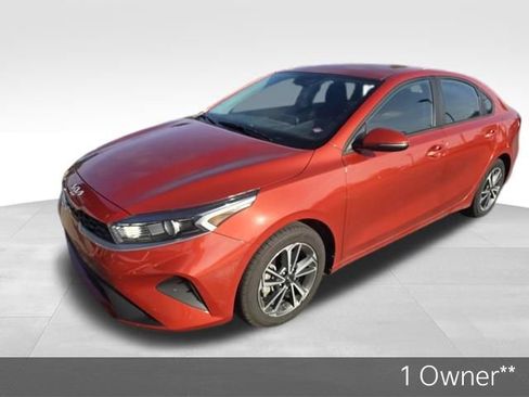 Certified 2023 Kia Forte LXS w/ LXS Technology Package FWD image 3