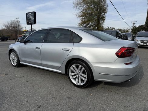 Used 2019 Volkswagen Passat 2.0T Wolfsburg image 6